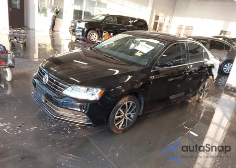 2018 Volkswagen Jetta 1.4T Se/1.4T Wolfsburg Edition z USA, uszkodzony, nr VIN 3VWDB7AJ4JM263826